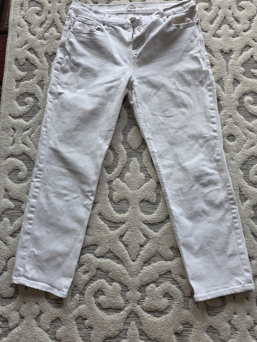 Old Navy White Straight-Leg Women's Jeans
